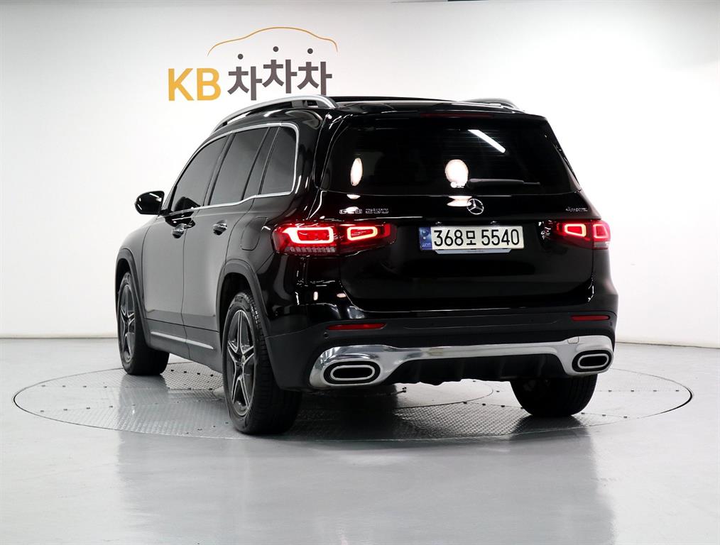 Mercedes Benz GLB Class - Vista 4