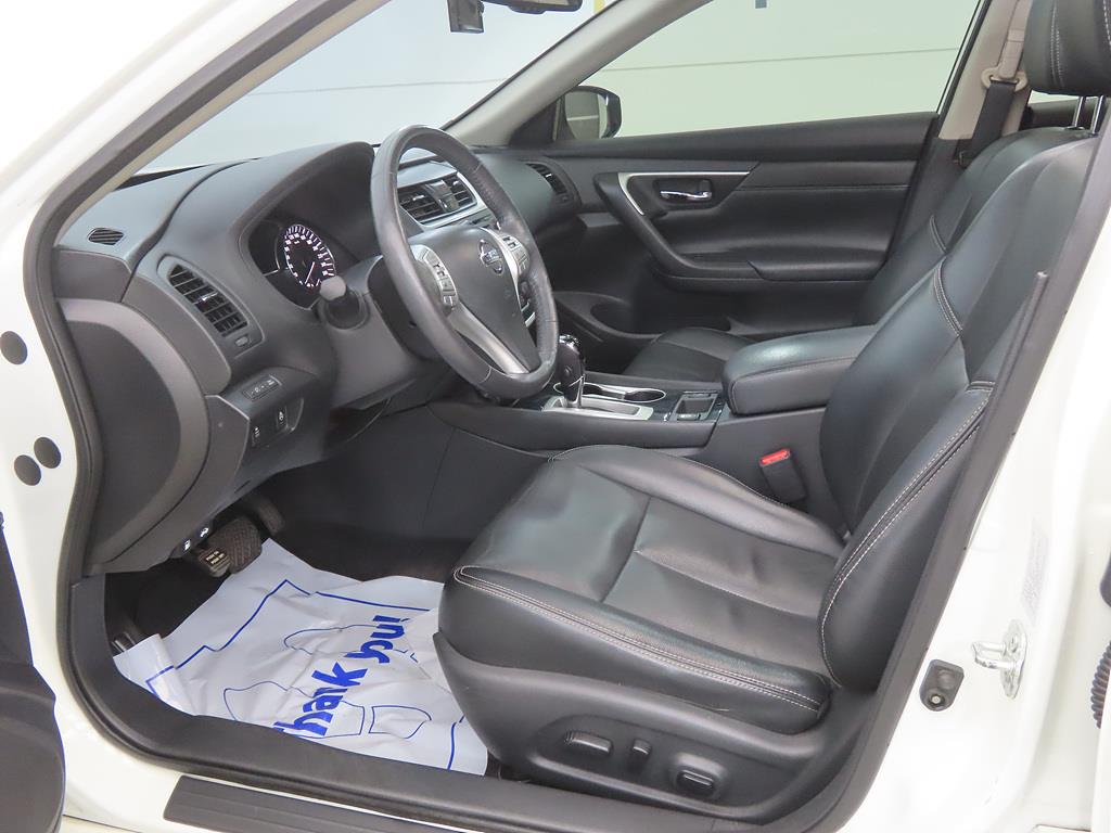 Nissan Altima - Vista 5