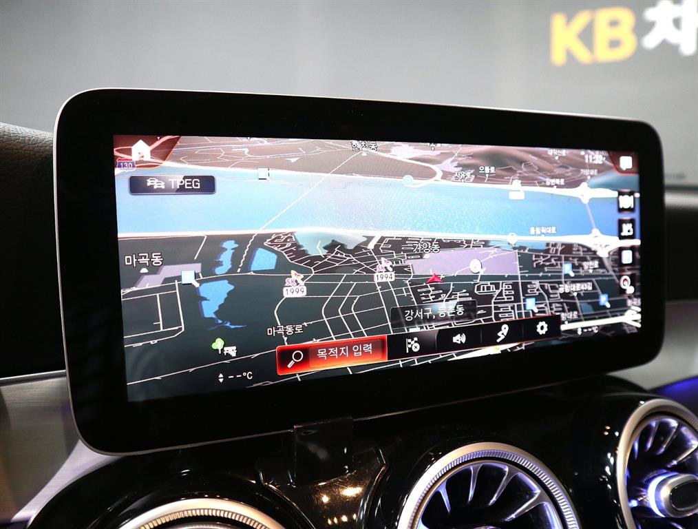 Mercedes Benz GLC Class - Vista 12
