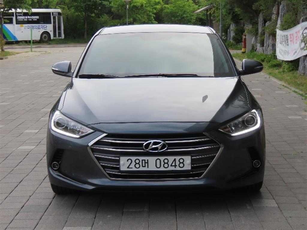 HYUNDAI Avante 2017 Gris - Importación desde Corea - HF Imports Iquique - Foto 1