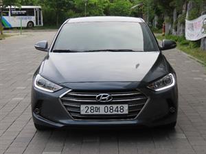 HYUNDAI Avante - Vista 2