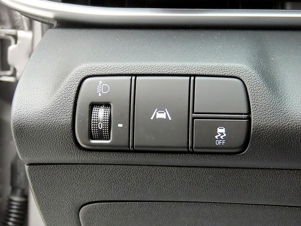 HYUNDAI Avante - Vista 12