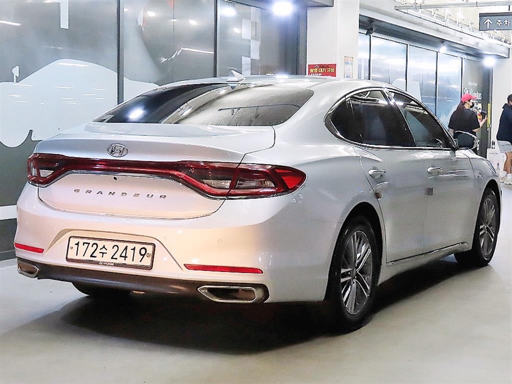HYUNDAI Grandeur - Vista 4