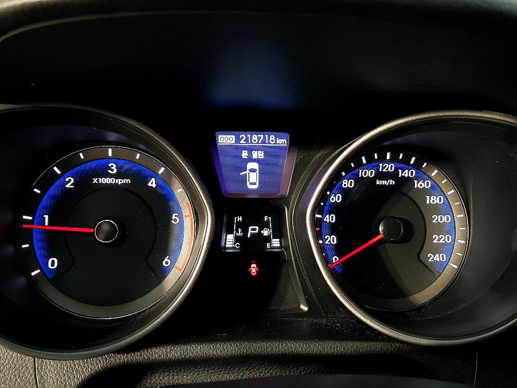 HYUNDAI i30 - Vista 7