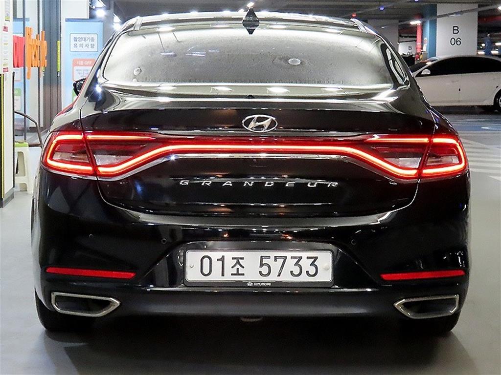 HYUNDAI Grandeur - Vista 5
