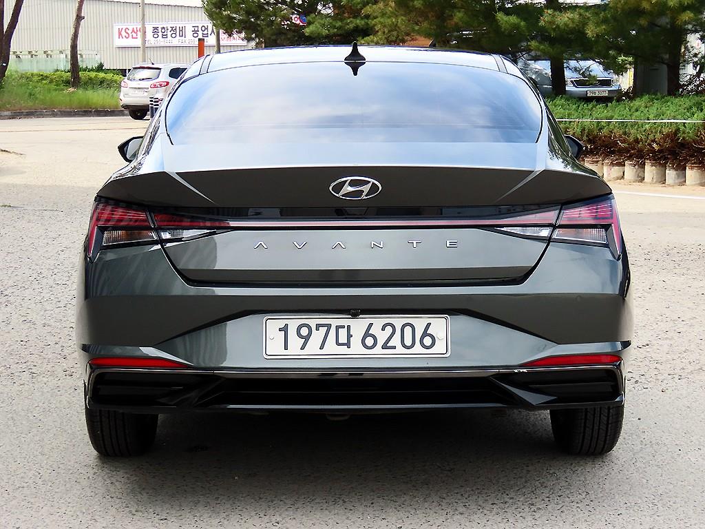 HYUNDAI Avante - Vista 4