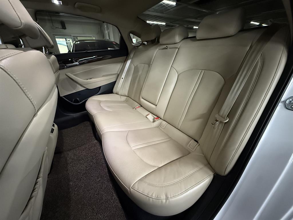 HYUNDAI Sonata - Vista 7
