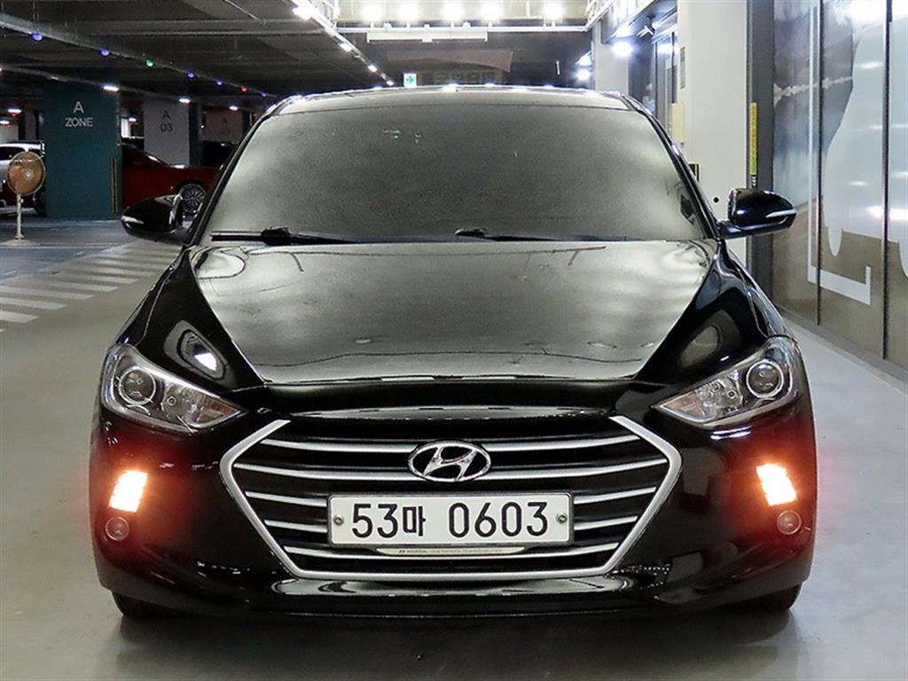 HYUNDAI Avante - Vista 2