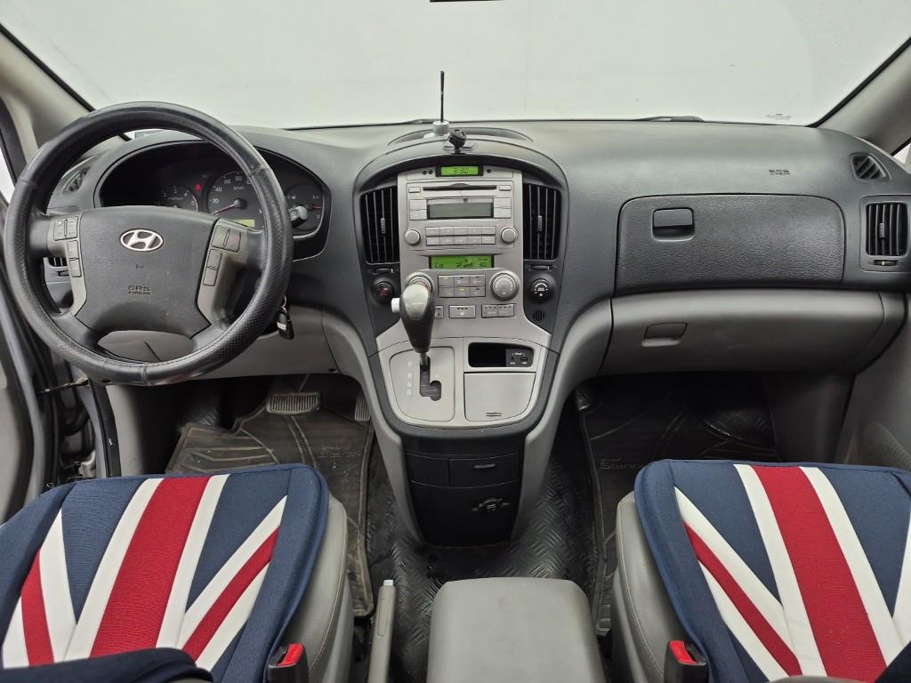 HYUNDAI Starex - Vista 5