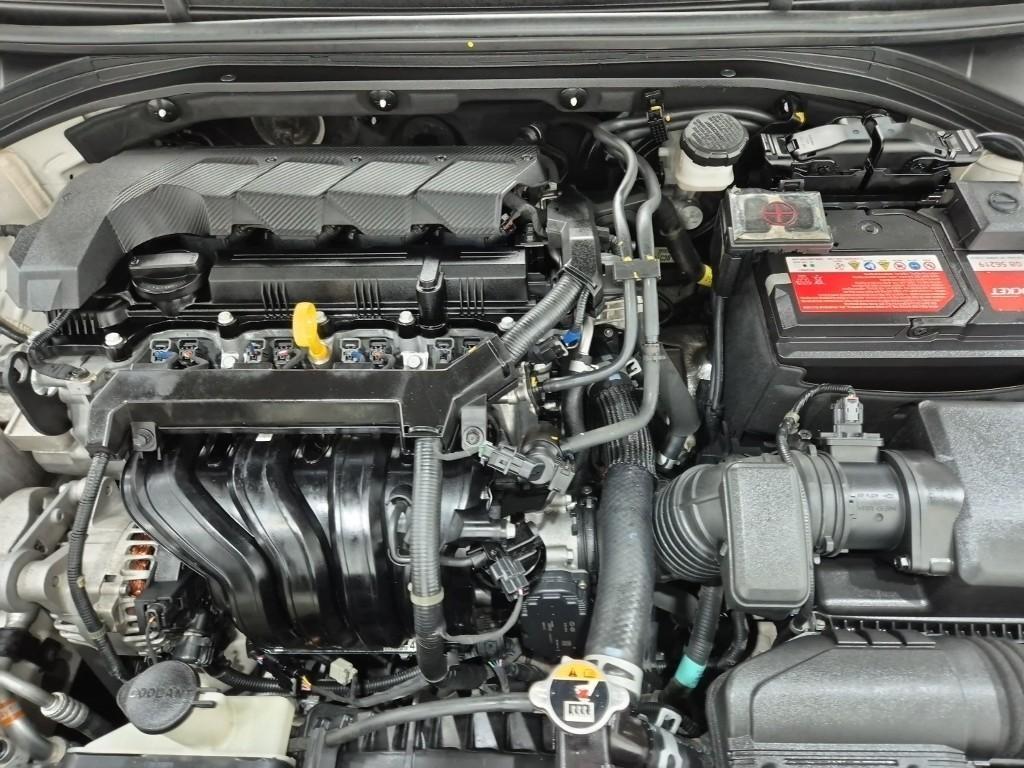 HYUNDAI Avante - Vista 5