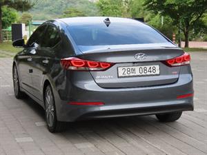 HYUNDAI Avante - Vista 8