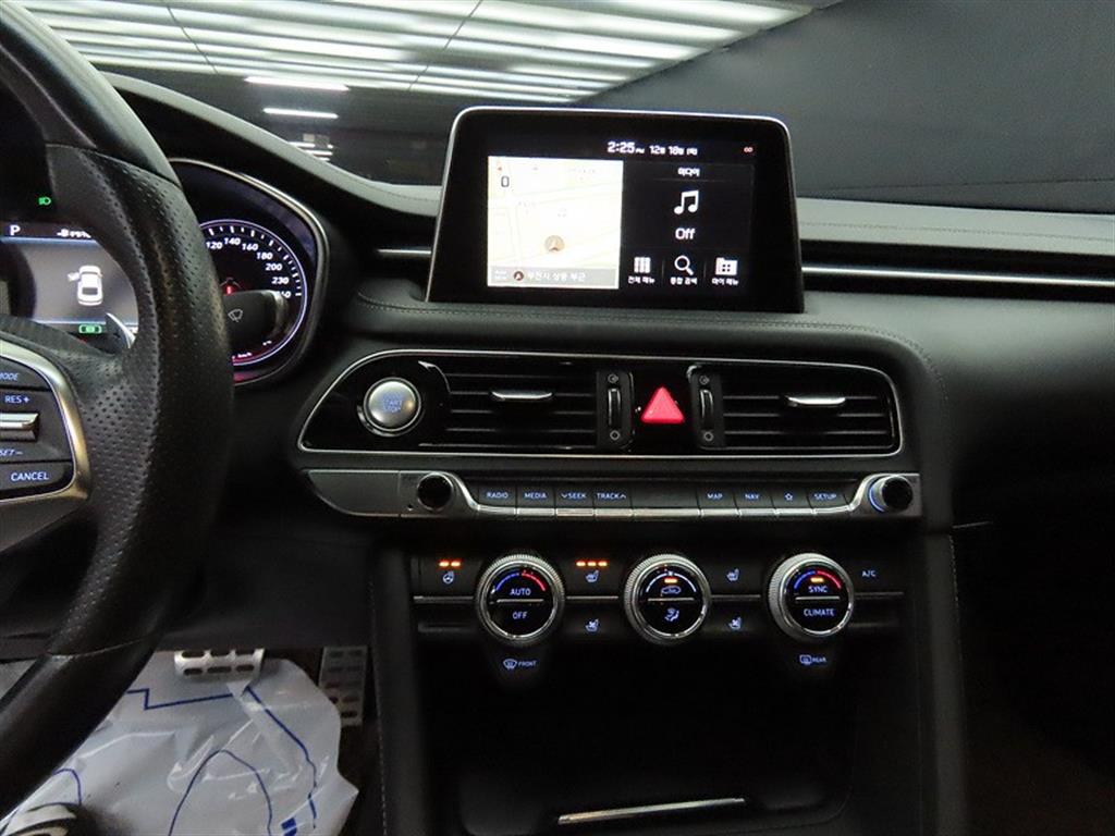 Genesis G70 - Vista 12