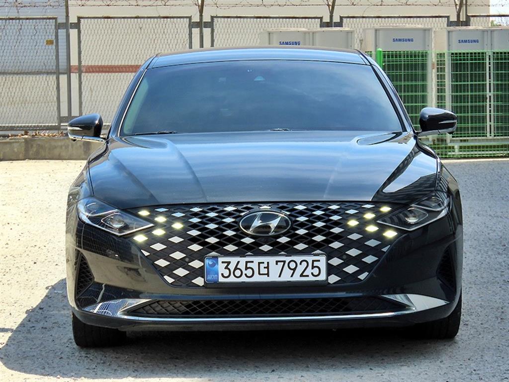 HYUNDAI Grandeur - Vista 2