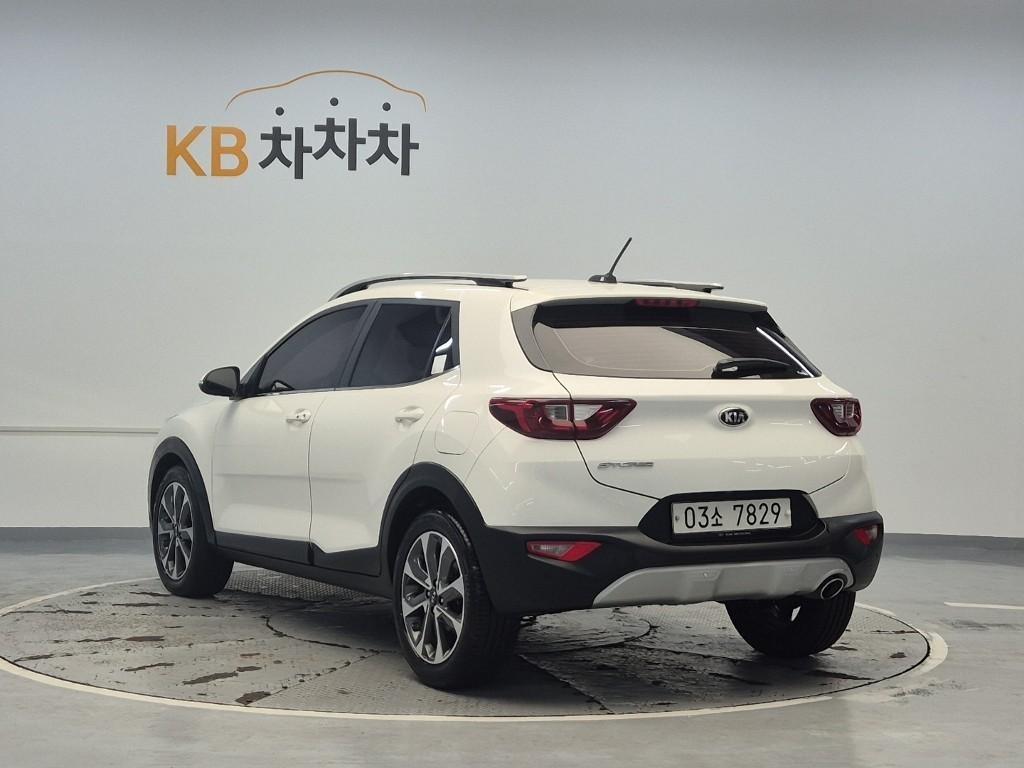 KIA Stonic - Vista 2