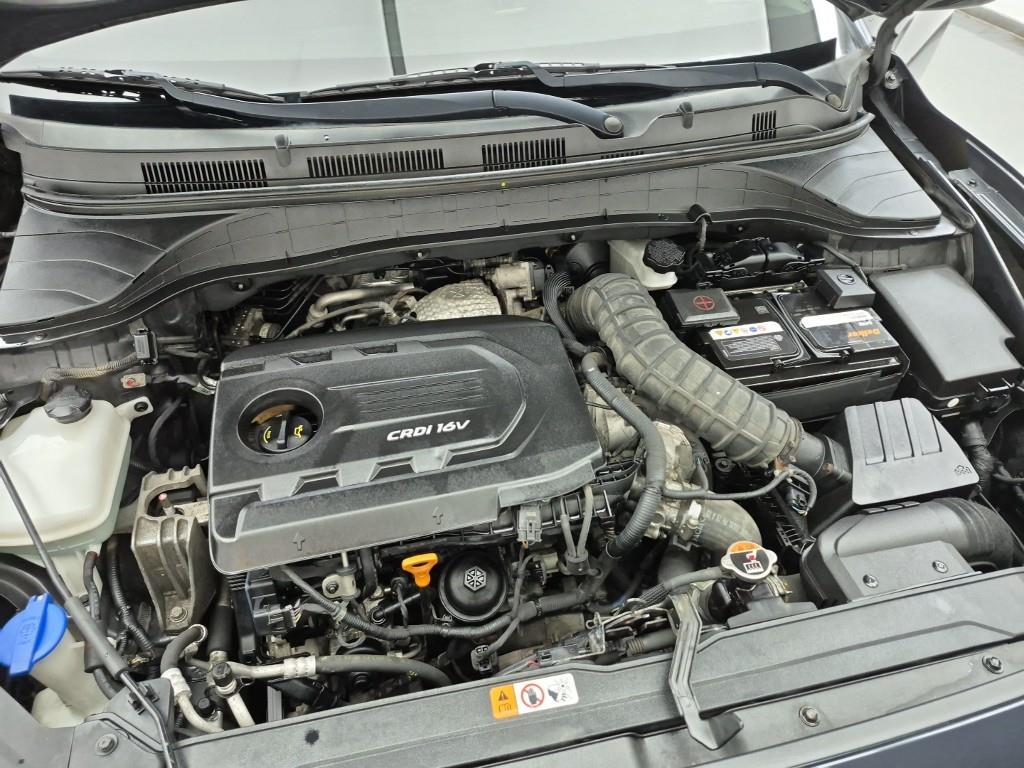HYUNDAI Kona - Vista 6