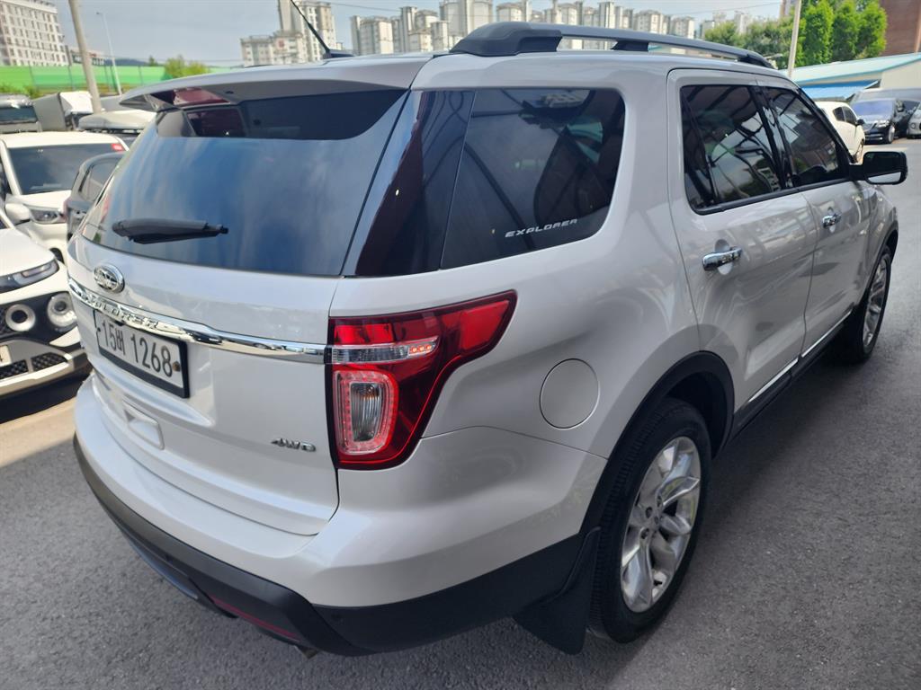 Ford Explorer - Vista 5