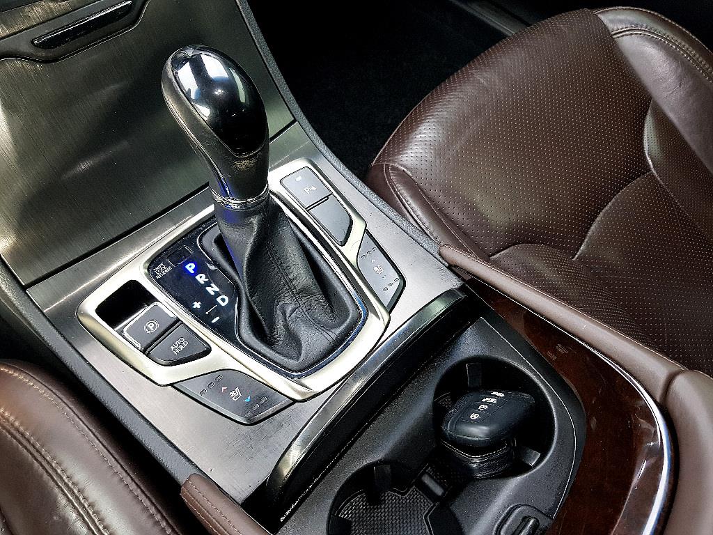 HYUNDAI Grandeur - Vista 12