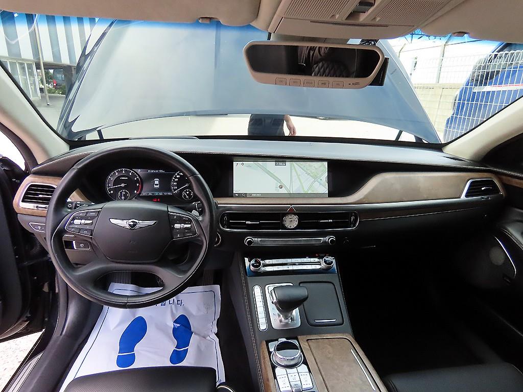 Genesis G90 - Vista 7