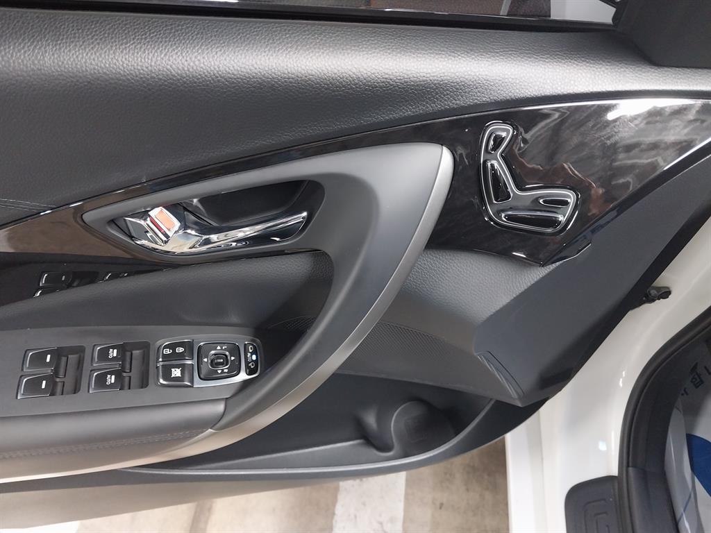 HYUNDAI Grandeur - Vista 12