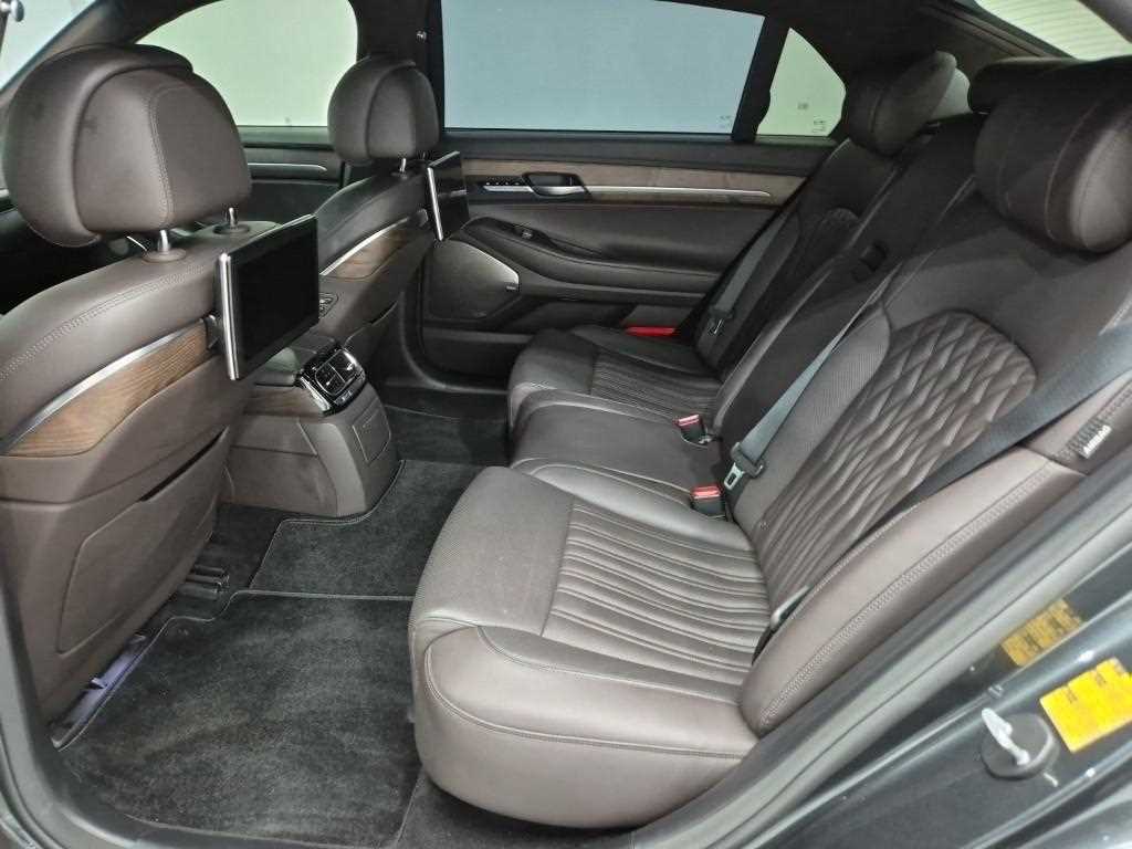 Genesis G90 - Vista 12