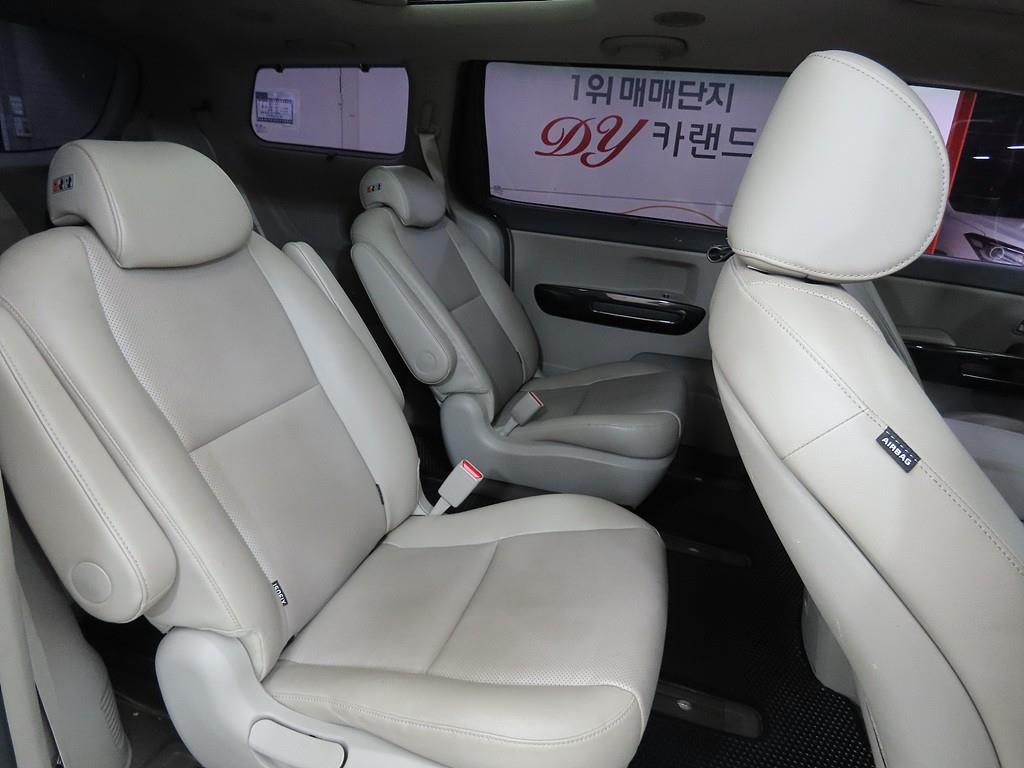 KIA Carnival - Vista 7