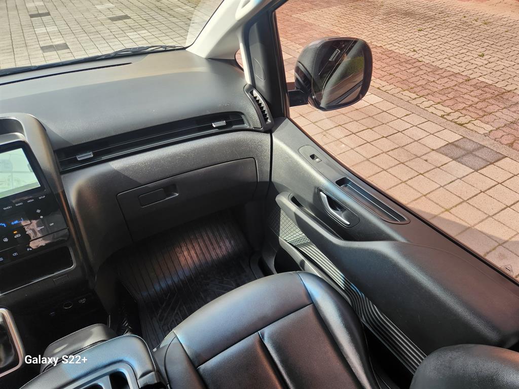 HYUNDAI Staria - Vista 8