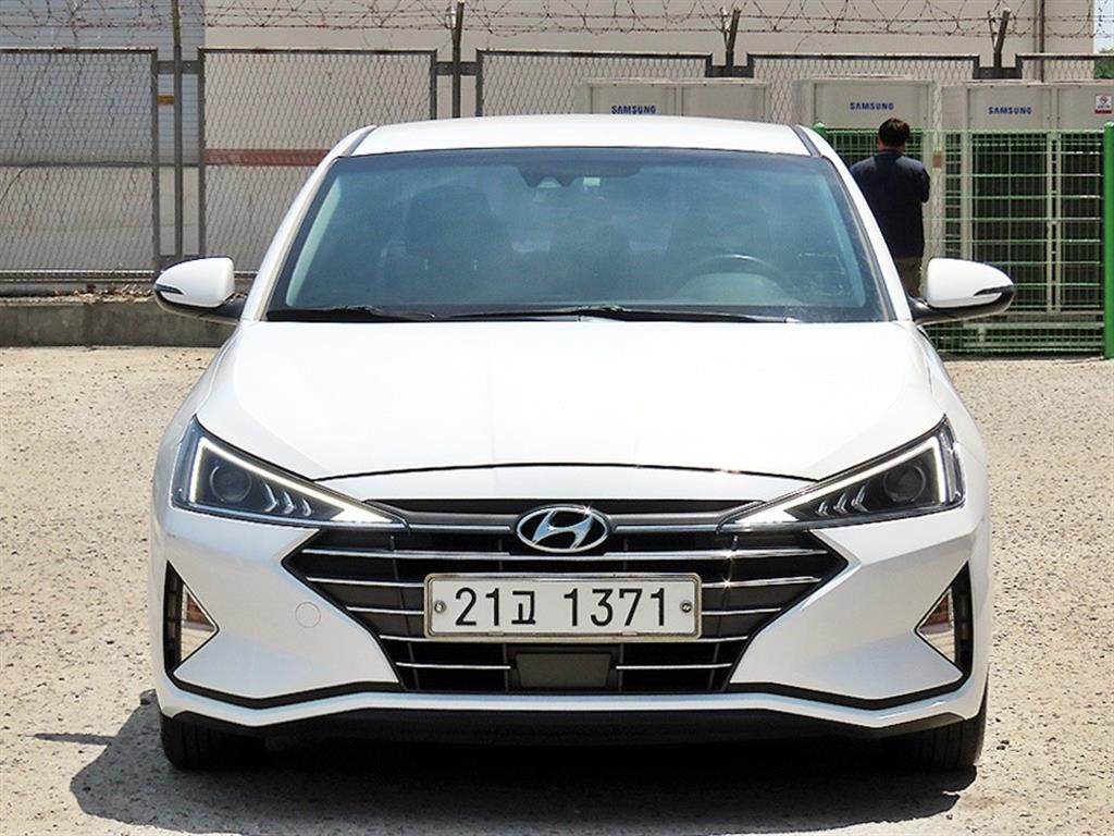 HYUNDAI Avante 2020 Blanco - Importación desde Corea - HF Imports Iquique - Foto 1