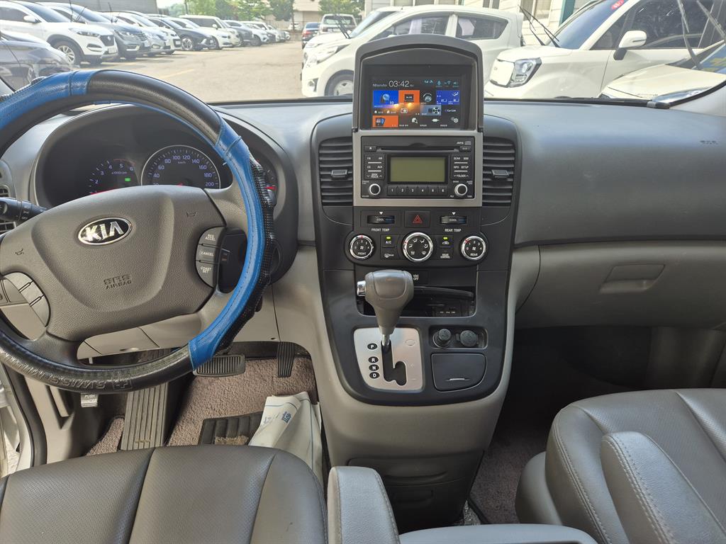 KIA Carnival - Vista 11