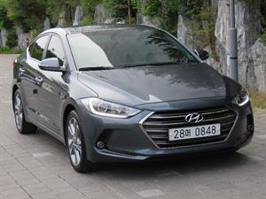 HYUNDAI Avante - Vista 4