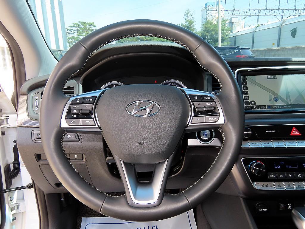 HYUNDAI Sonata - Vista 8
