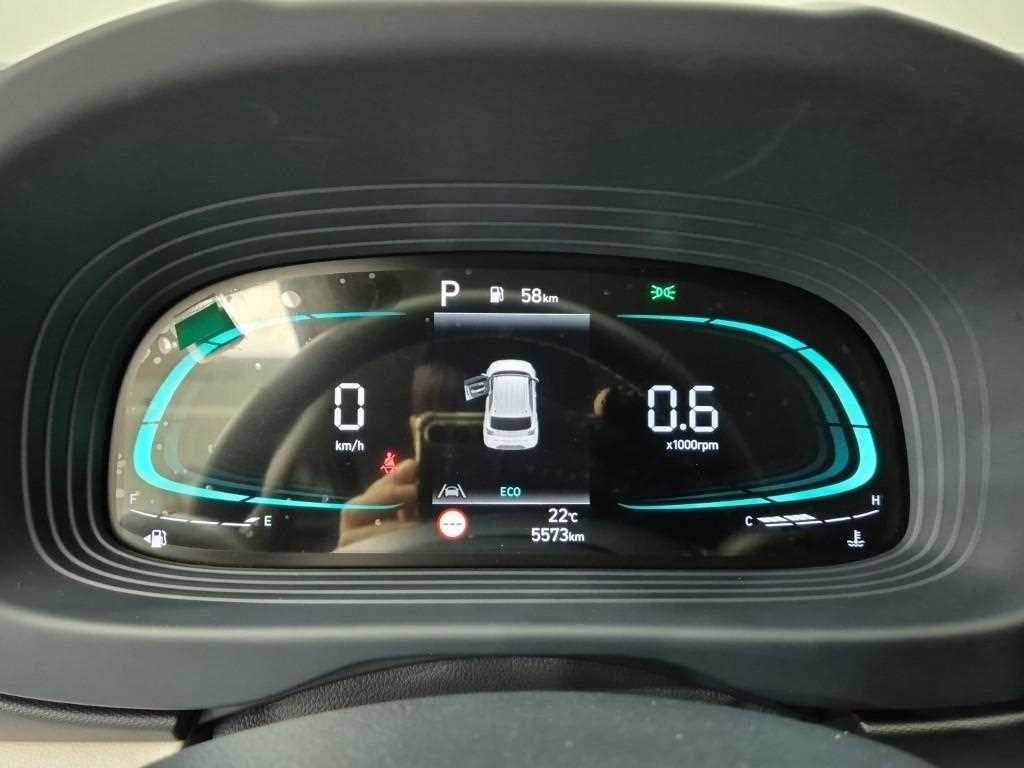 HYUNDAI Venue - Vista 6