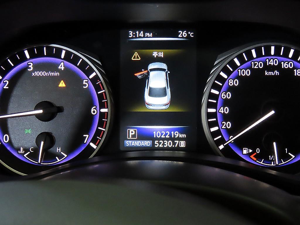 Infiniti Q - Vista 9