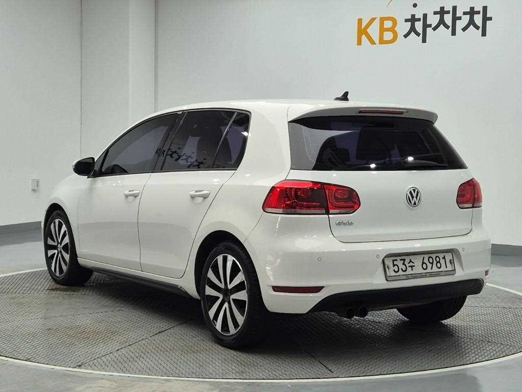 Volkswagen Golf - Vista 2