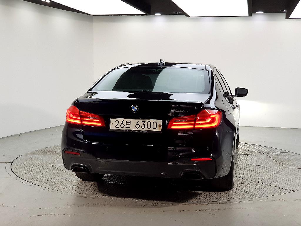 BMW 5 Series - Vista 3