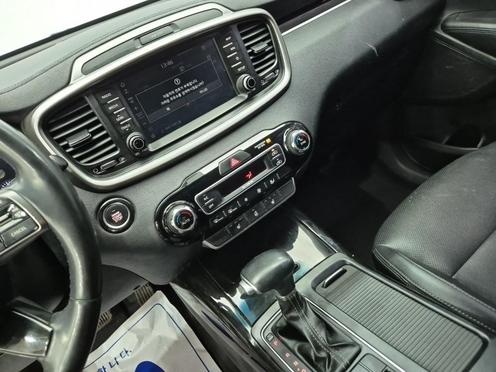KIA Sorento - Vista 10