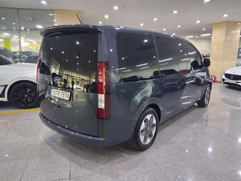 HYUNDAI Staria - Vista 3