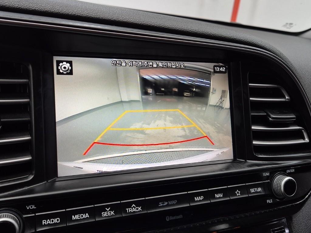 HYUNDAI Avante 2019 Blanco - Importación desde Corea - HF Imports Iquique - Foto 14