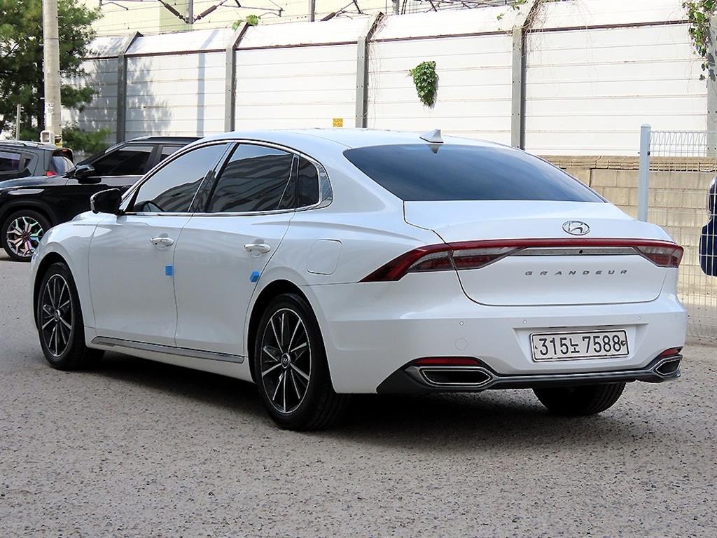 HYUNDAI Grandeur - Vista 3
