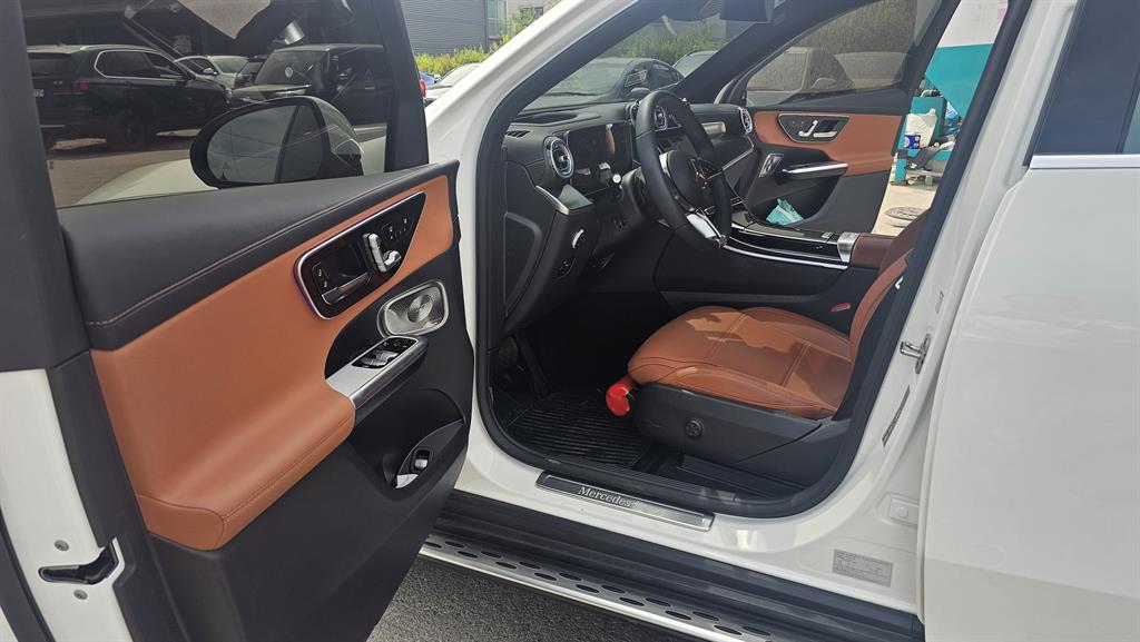 Mercedes Benz GLC Class - Vista 10