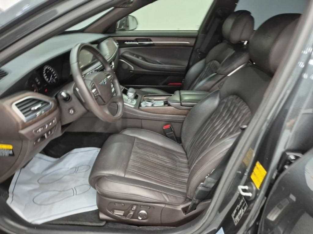 Genesis G90 - Vista 11
