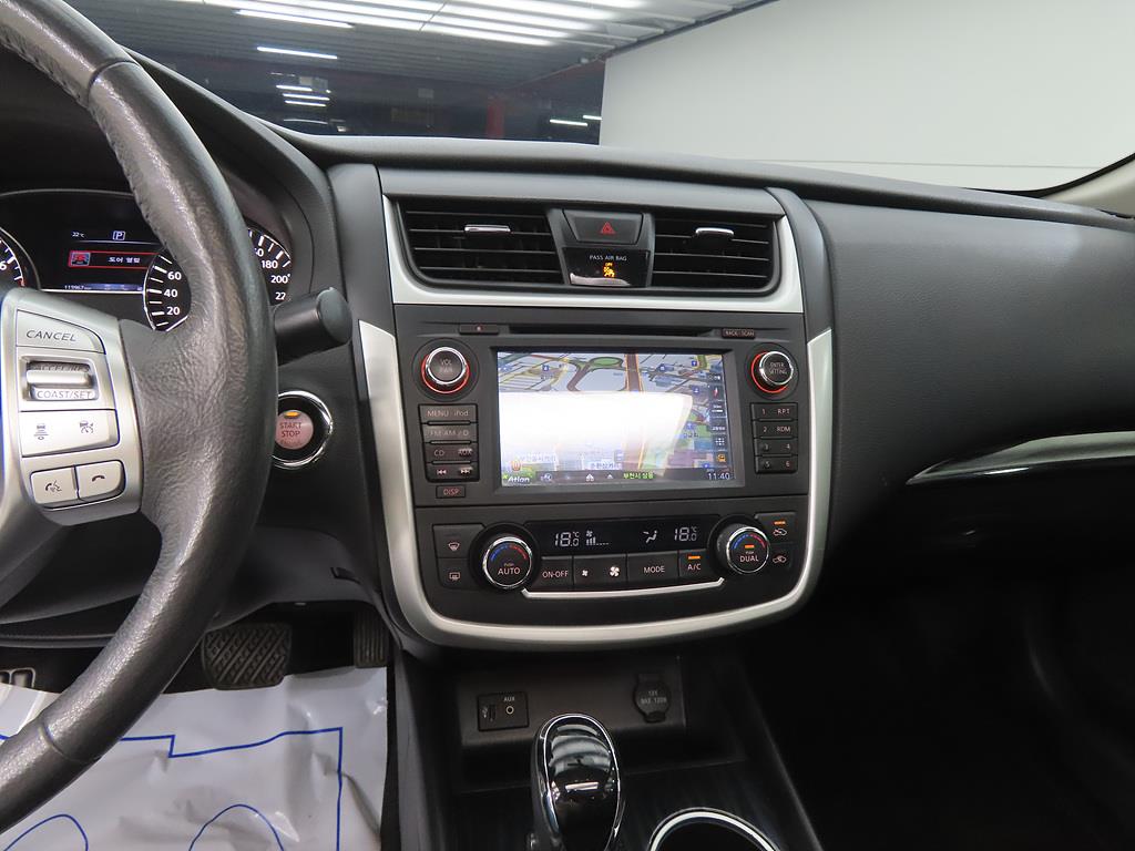 Nissan Altima - Vista 10