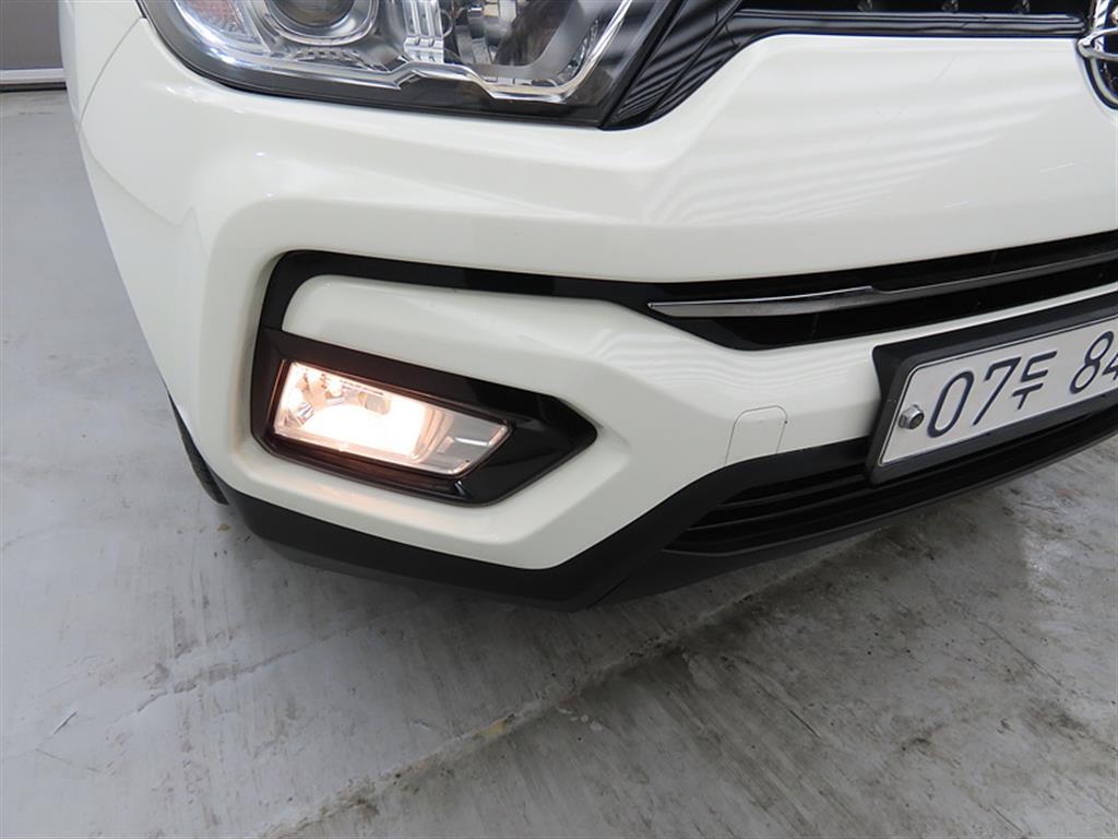 Ssangyong Tivoli 2018 Blanco - Importación desde Corea - HF Imports Iquique - Foto 17