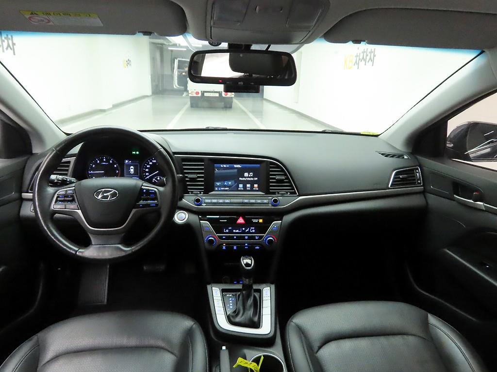 HYUNDAI Avante - Vista 6