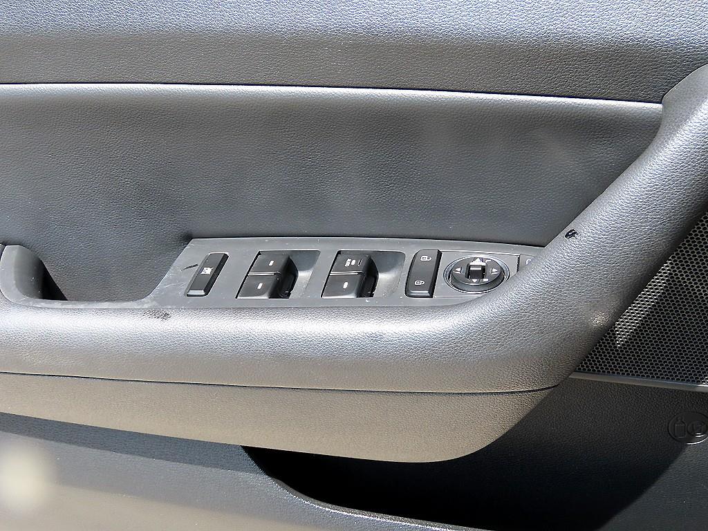 HYUNDAI Sonata - Vista 11