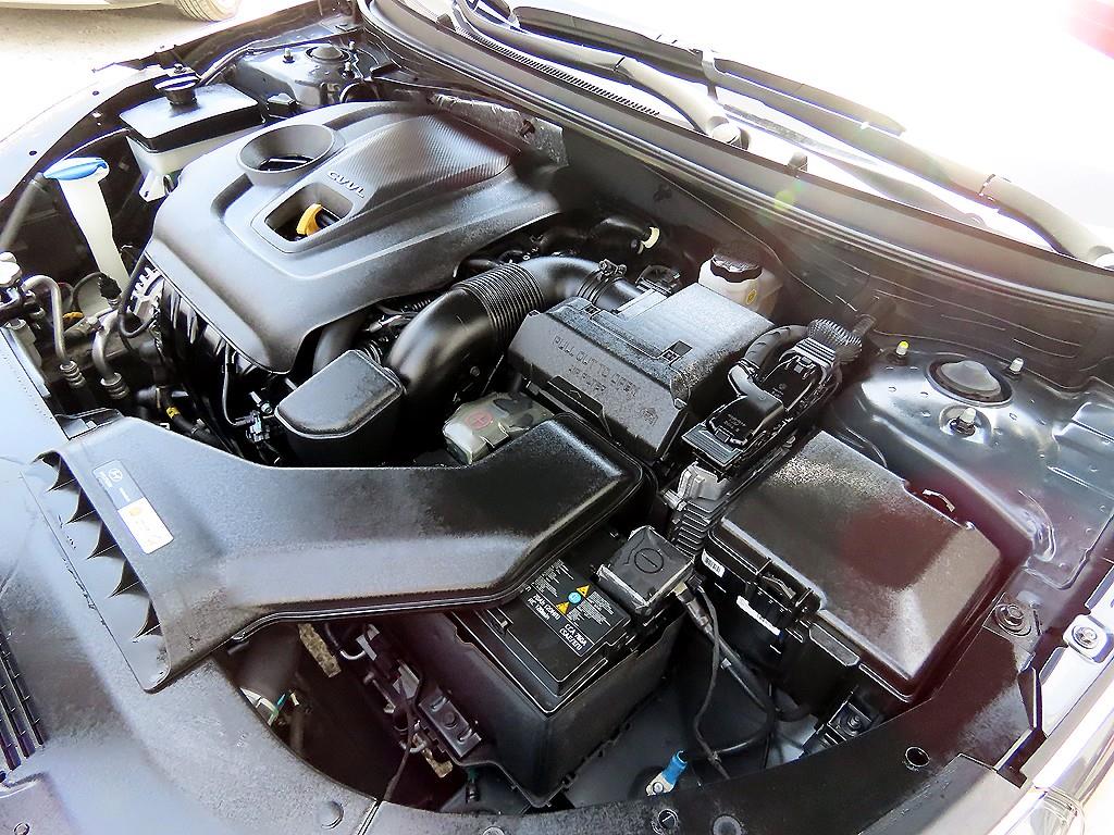 HYUNDAI Sonata - Vista 12