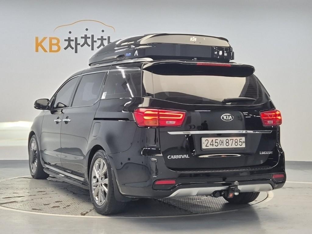 KIA Carnival - Vista 3
