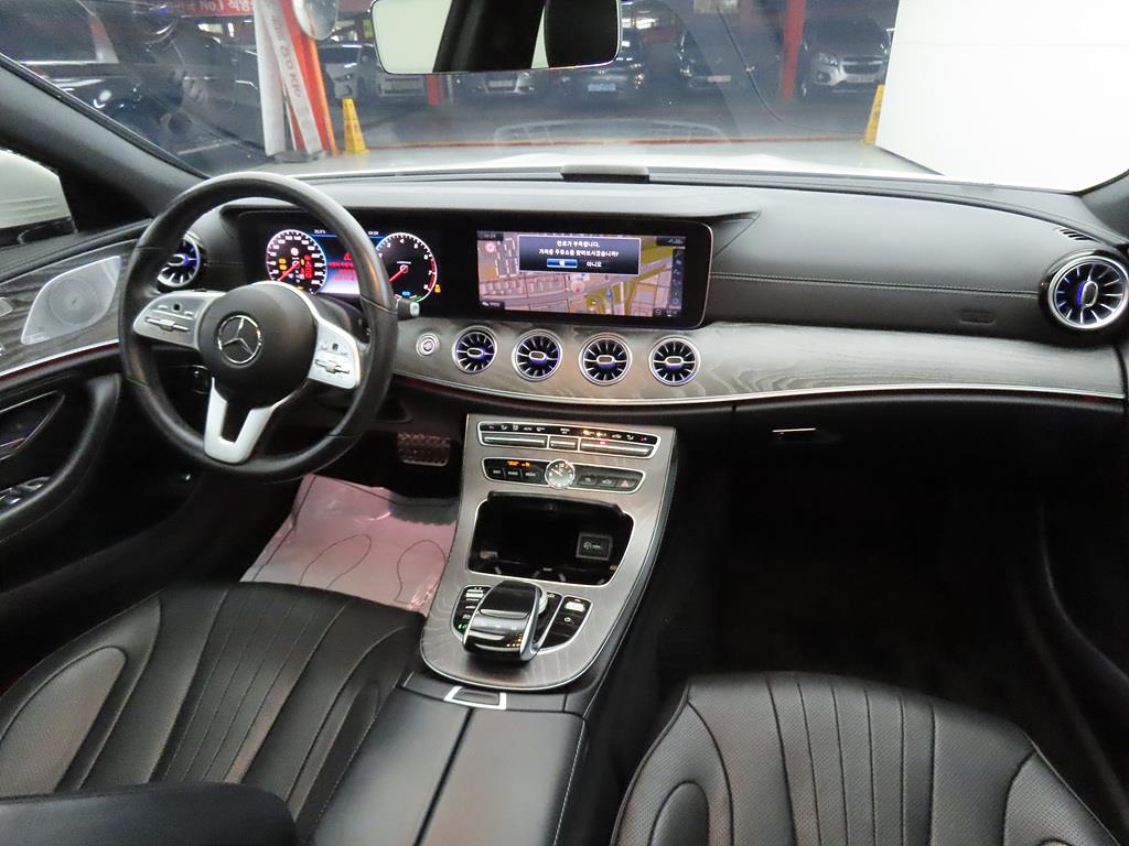 Mercedes Benz CLS Class - Vista 5