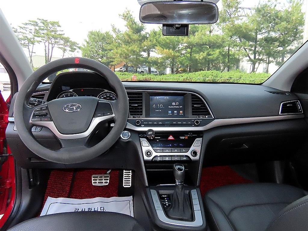HYUNDAI Avante - Vista 7