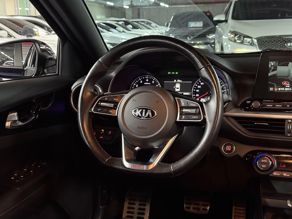 KIA K3 - Vista 8
