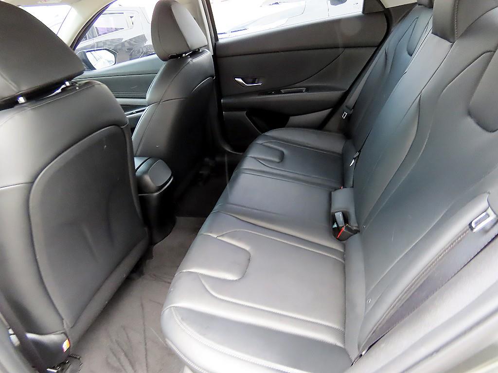 HYUNDAI Avante - Vista 6